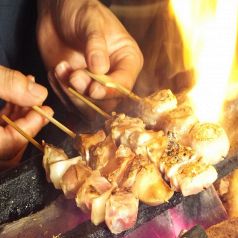 最高級備長炭で、じっくり丁寧に焼き上げる