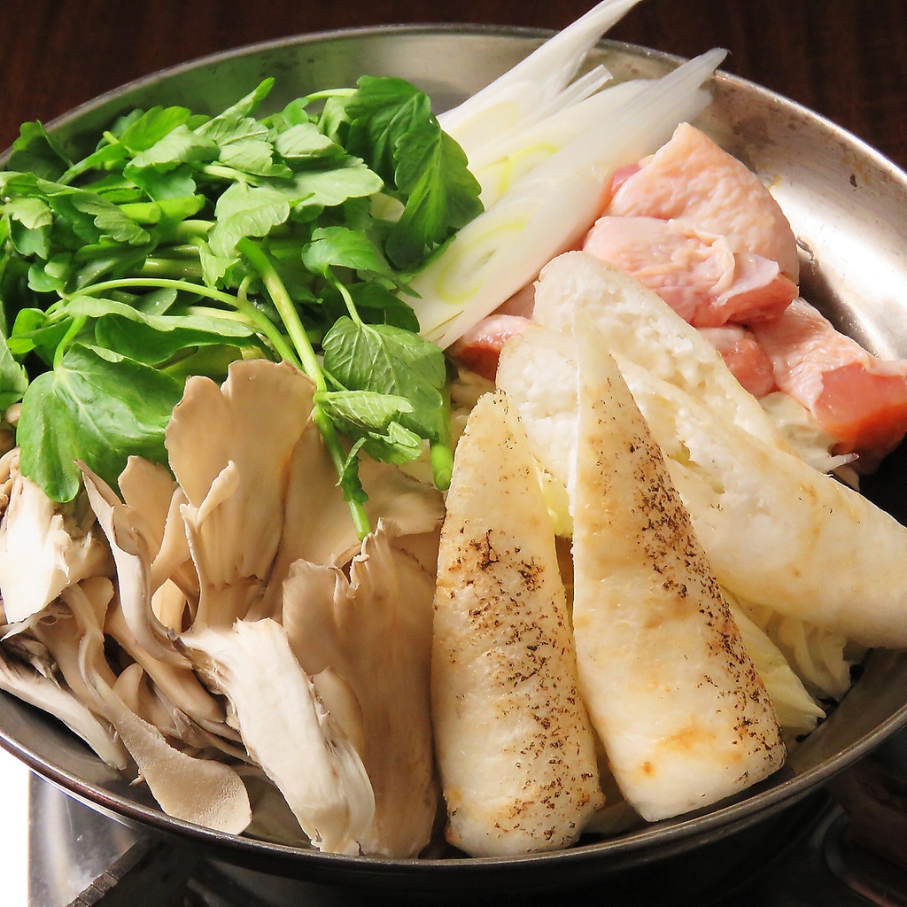 秋田名物のきりたんぽを使用した今年のお鍋☆もちもちのきりたんぽに自家製出汁が染みる絶品鍋！！