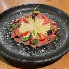 自家製ローストビーフのカルパッチョ