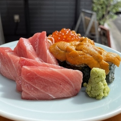 漁港直送の新鮮魚介を贅沢に味わう