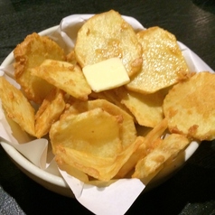 め組名物のポテトフライ