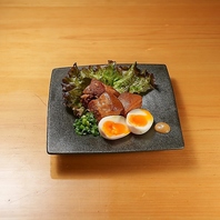 沖縄料理からステーキまで幅広く揃う多彩なメニュー