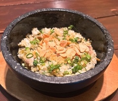 高菜ニンニクの石焼きめし