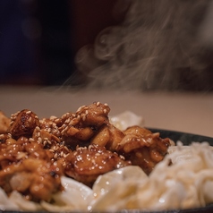 岐阜の伝統×沖縄の鮮度。店主のこだわりの一皿！