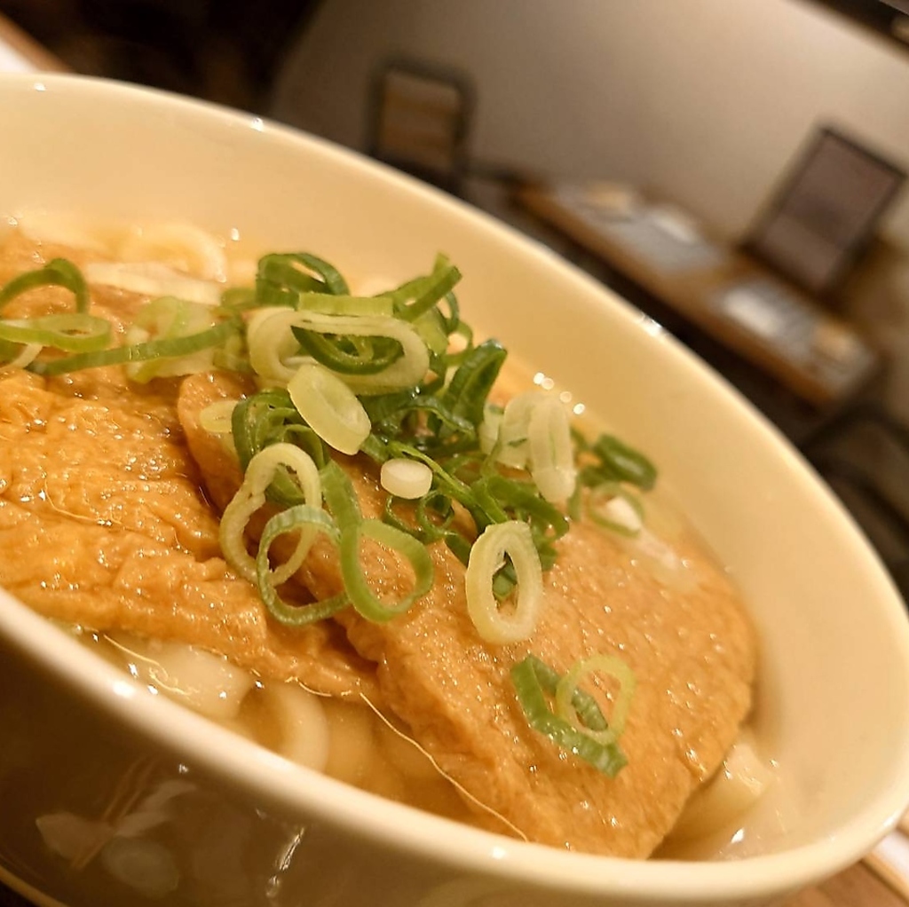 あたたかいうどんのご用意も◎丁寧に取っただしとコシのあるうどんで、ほっとあたたまるひとときを…