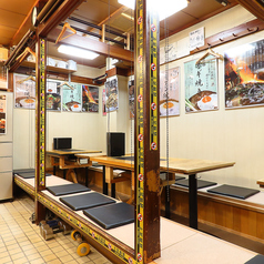 寛げる掘りごたつのテーブル席♪(5名席×２、6名席×１)※16名～貸切が可能となりますのでお気軽にお問合せください♪