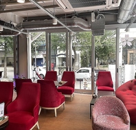 カフェエリアはペット同伴可能！