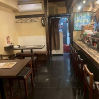 落ち着いて過ごせる店内