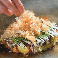 分厚いのにフワフワ食感を実現した自慢のお好み焼き♪