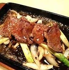 牛カルビとアスパラの鉄板ステーキ
