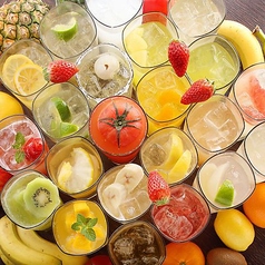 色鮮やかなフルーツ酎ハイ
