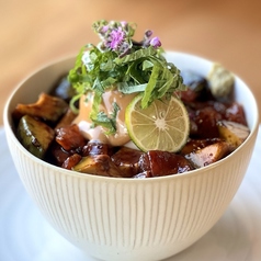 静岡サーモンアボカド丼