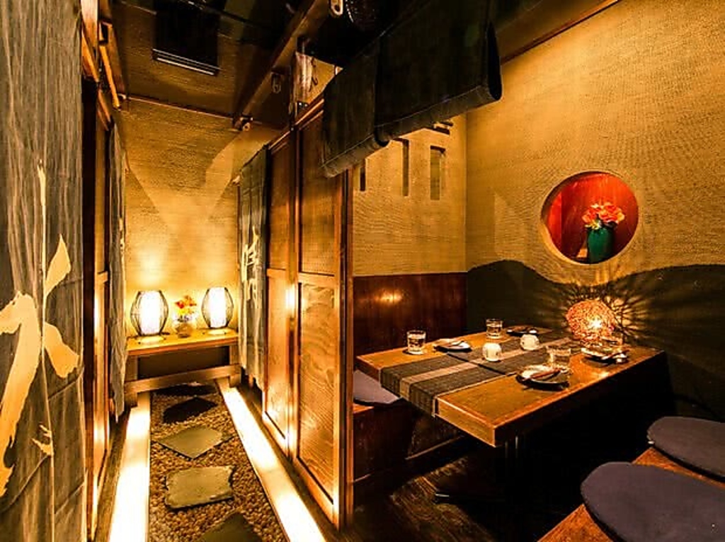 ２名～４名～８名～様々なシーンで利用可能！