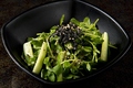 料理メニュー写真 豆苗とたたききゅうりの梅サラダ