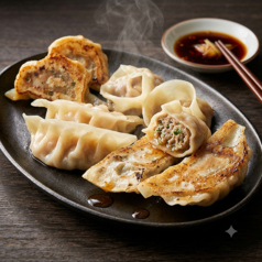 餃子王一押しの手作り餃子★焼き餃子の盛り合わせの写真