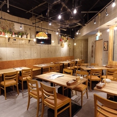 【最大70名までの貸切可◎】明るい店内でご宴会をお楽しみいただけます！宴会、結婚式二次会などあらゆるご宴会シーンにも対応可です♪