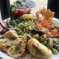 料理メニュー写真&nbsp;10種前菜盛り合わせ　good spoon plate