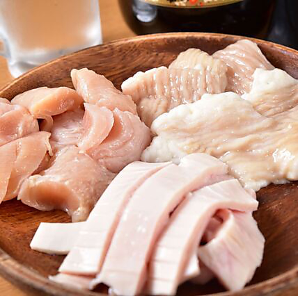 トントロや鶏ももは208円(税込)～ご用意しております！ホルモン(小腸)は290円(税抜)～ご用意あります