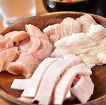 トントロや鶏ももは208円(税込)～ご用意しております！ホルモン(小腸)は290円(税抜)～ご用意あります