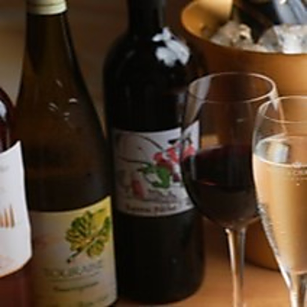 お料理に合わせたワインをご提供させていただきます。スパークリングやワインカクテルもご用意あり◎