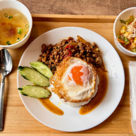 ランチ、ディナーともに営業中！