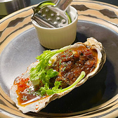 ベトナム料理を食べる楽しさは、もちろんそのままでも美味しいのですが、ヌクチャム（色々なたれ）やレモン、とうがらしなどを加え、より自分の好みの味に仕上げる、これも醍醐味のひとつです。