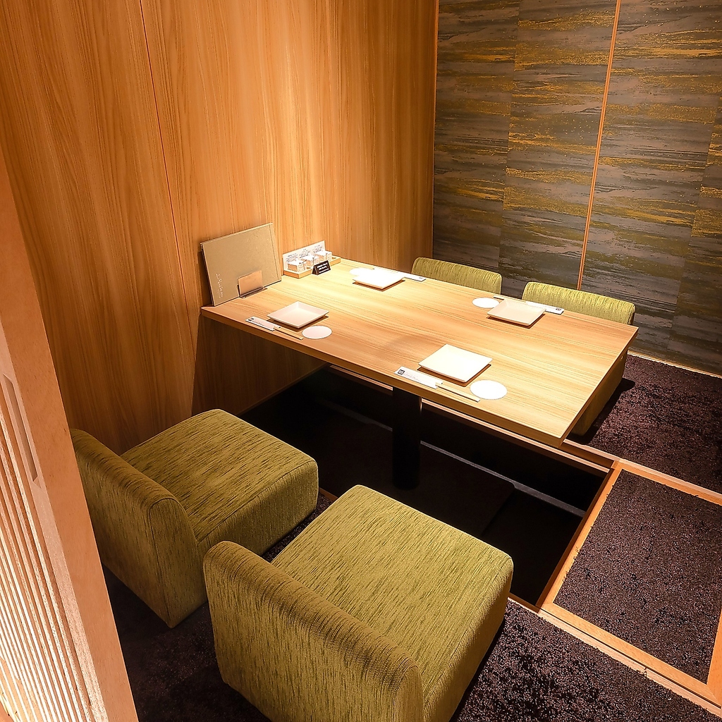 少人数でのお食事会から会社宴会まで様々なシーンにご利用いただけます♪