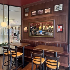 ガラス貼りの店内は解放感抜群！キャッシュオンだからいつでも気軽に周りを気にせず飲めちゃいます！