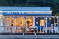 青い建物が目印！