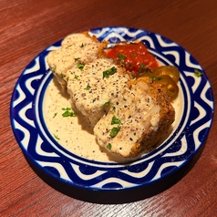 肉詰め蓮根のカツレツ～香草パン粉とデュクセルクリーム～