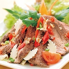 牛肉のたたきスパイシーサラダ