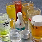 料理のおいしさを引き立てる多彩なドリンクメニューが自慢。冷えた生ビールや爽快なハイボール、各種サワーなどを取り揃えています。揚げたてのからあげや鉄板焼とともに、お好みのドリンクをお楽しみください♪