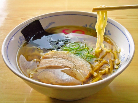 手打ちの麺とすみきった正味スープ。佐野らーめんを太田で楽しむならここで。