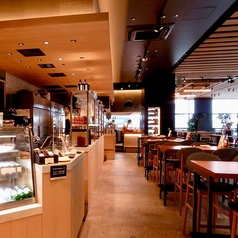 店内貸切も承ります。お気軽にお問い合わせください。最大84名様収容可能です。