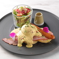 料理メニュー写真&nbsp;エッグベネディクト 【京野菜サラダ・ドリンク付き】