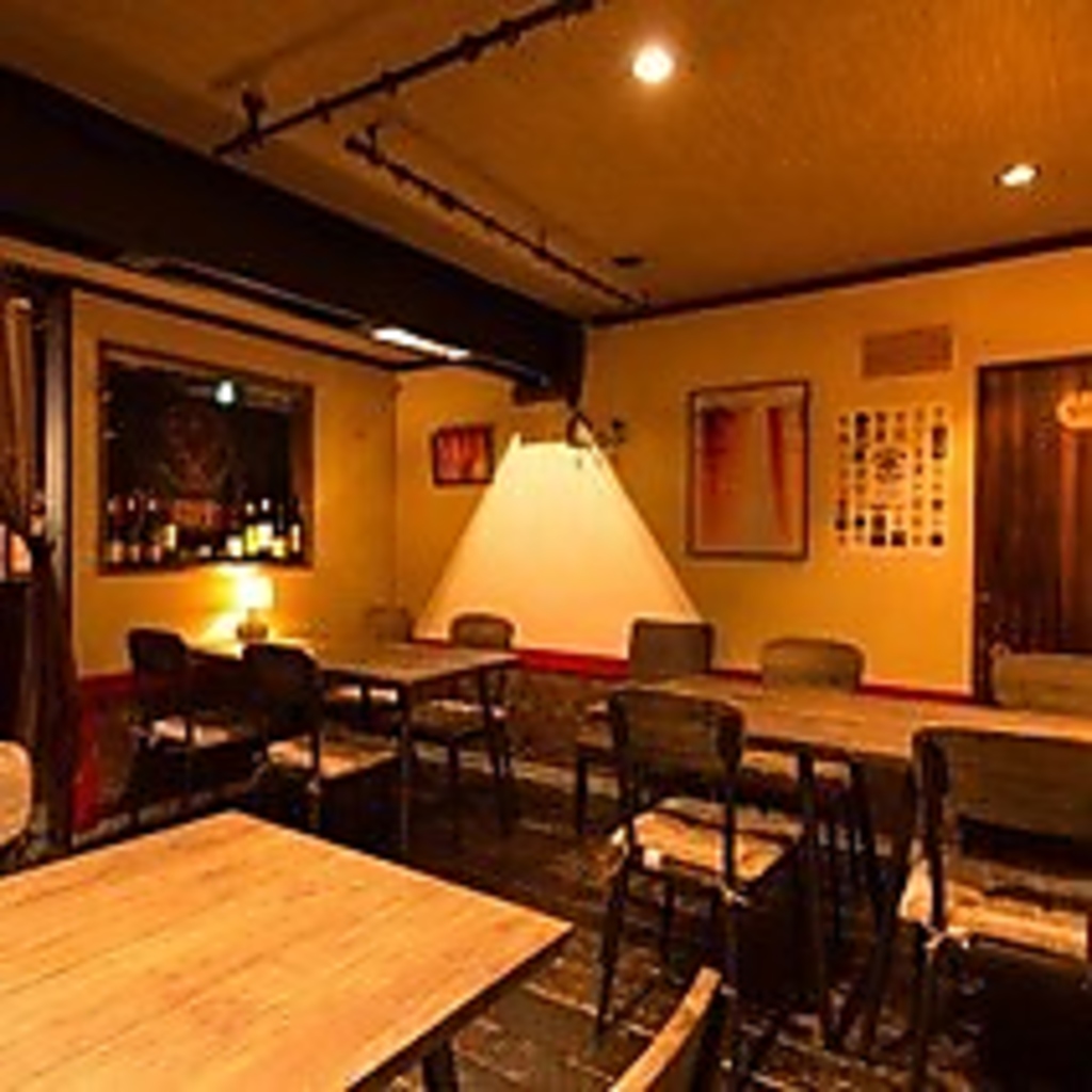 洗練されたお洒落な空間で美味しいお料理とお酒、そして楽しい会話で素敵な時間をお過ごしください◎