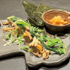 あん肝といぶりがっこ、春菊のつまみ巻き