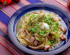 みつせ鶏スモークの親子丼風カルボナーラ