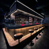 新宿・歌舞伎町の地下二階にひっそりと佇む隠れ家クラブ