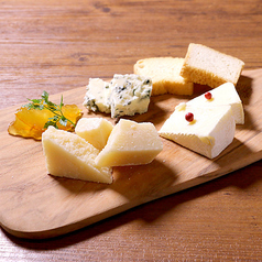 3種のチーズ盛り合わせ