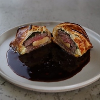 名物の牛フィレとフォアグラのマリアカラスは絶品。