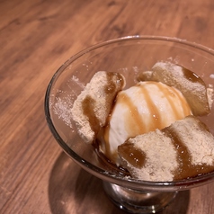 きな粉わらび餅とバニラアイス