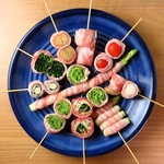人気の野菜の肉巻き串も各種ございます！