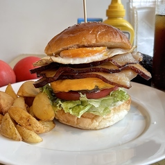 目玉焼きベーコンチーズバーガー