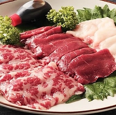 馬刺し盛り合わせ