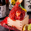 料理メニュー写真&nbsp;新鮮まぐろとサーモン、いくらのせ