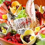 獲れたての魚介類を厳選！お酒にも合う旬の鮮魚をご用意☆宴会を華やかに盛り上げること間違いなし♪