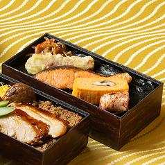 【杉】ご飯が選べる彩り二段御膳　《特選鮭海苔弁》