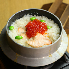 鮭といくらの釜飯