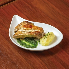 厚切りスペアリブバジルソース